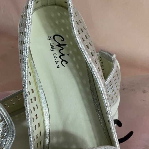 CHIC - *NIB* SILVER SPARKLE EMBELLISHED Slip on Shoes.  Size 36 EU… = Size 6 US. - Picture 4 of 8